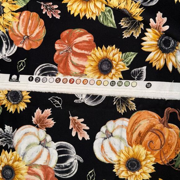 Sunflower Pumpkin Fall Harvest by Hi-Fashion Fabrics - 1/2 Yard - Leaves - Picture 7 of 7